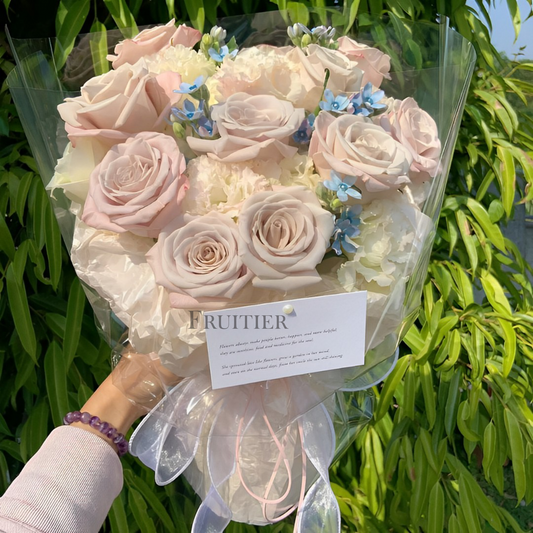 Hydrangea mixed with rose bouquet