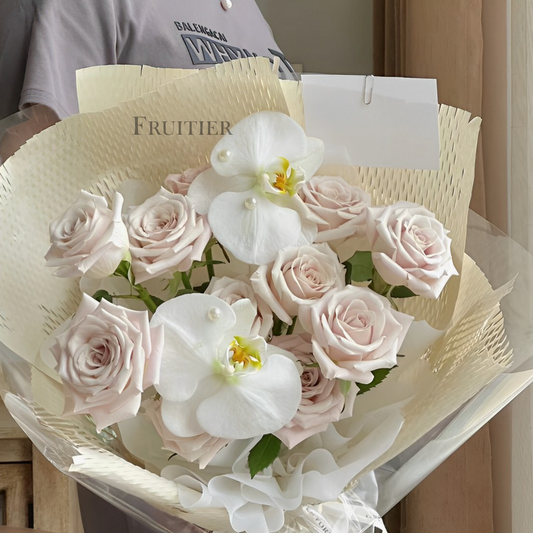 Light yellow Phalaenopsis mixed bouquet