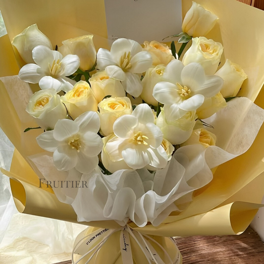 Light yellow champagne rose mixed with Phalaenopsis orchid bouquet