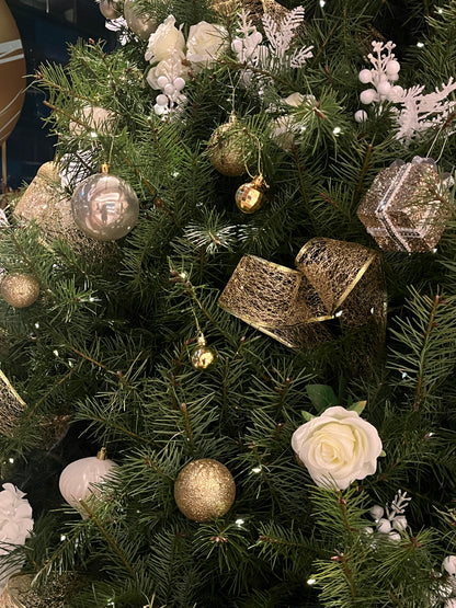 Commercial floral arrangement: Spruce Christmas tree (order: delivery after November 1st)